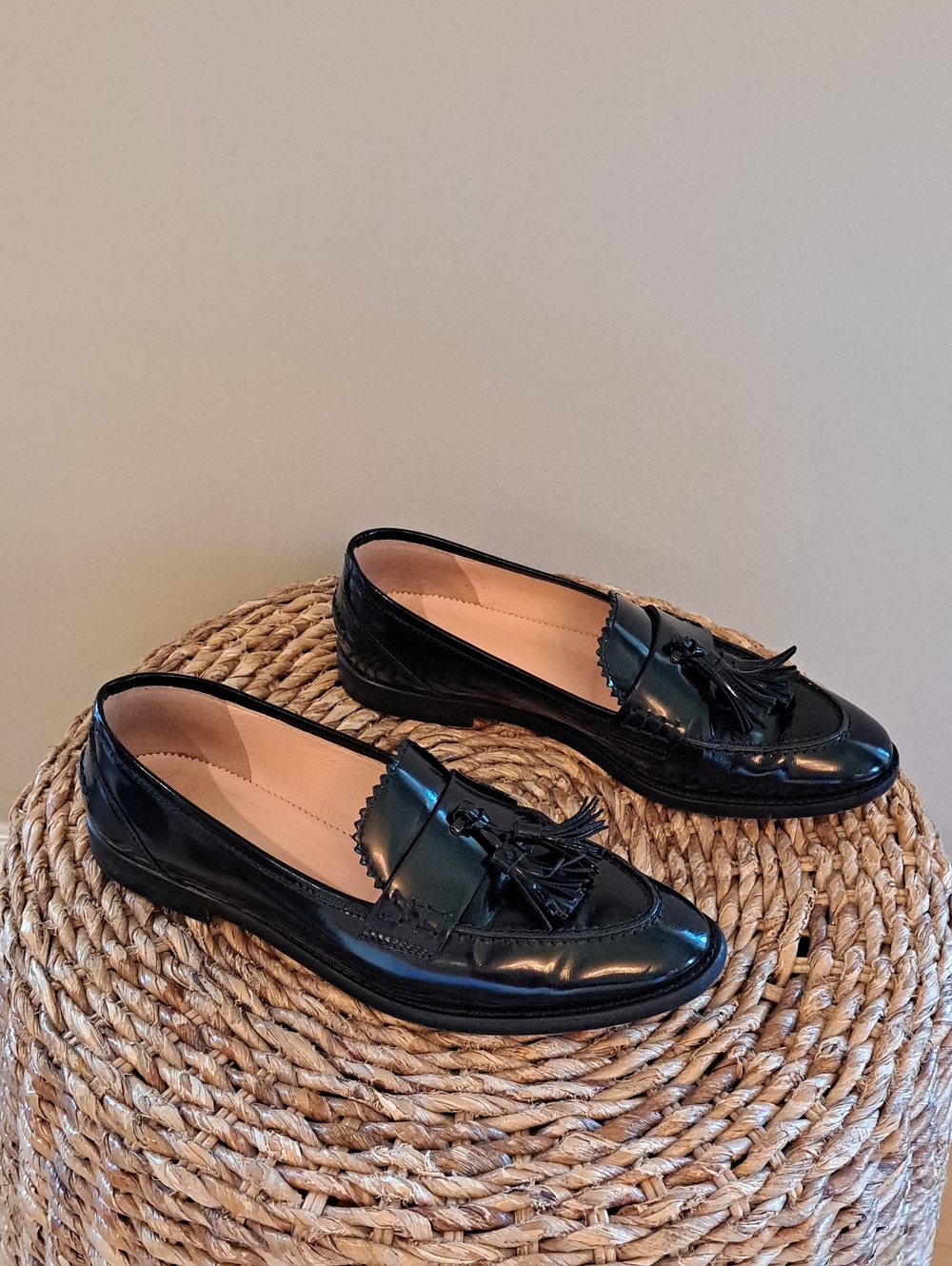 J. Crew Womens Preppy/Business Casual Black Patent Leather Tassel Loafers 7.5
